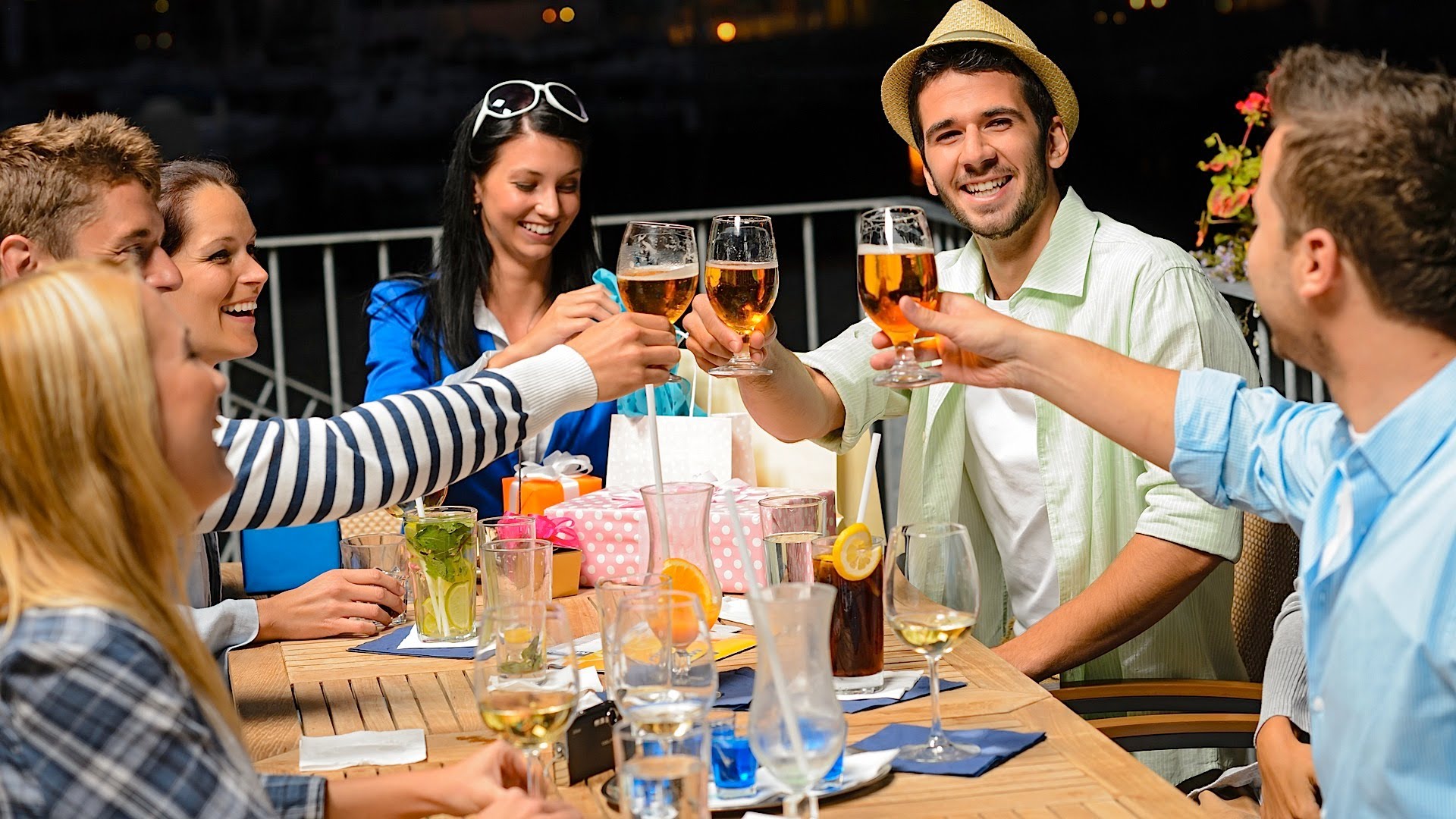 Craft Beer How To Pair Beer With Food BartendeoBartendeo